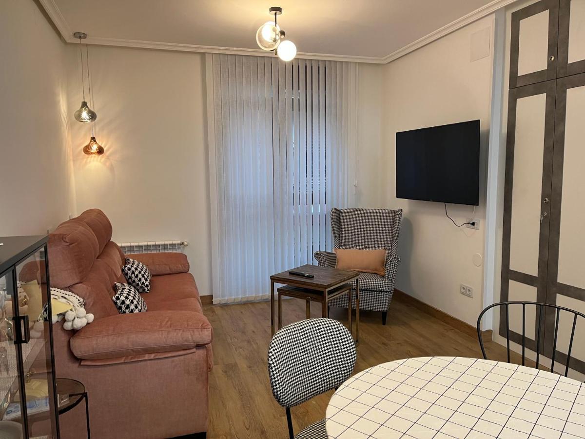 Mia'S Studio Catedral Apartment Leon Bagian luar foto